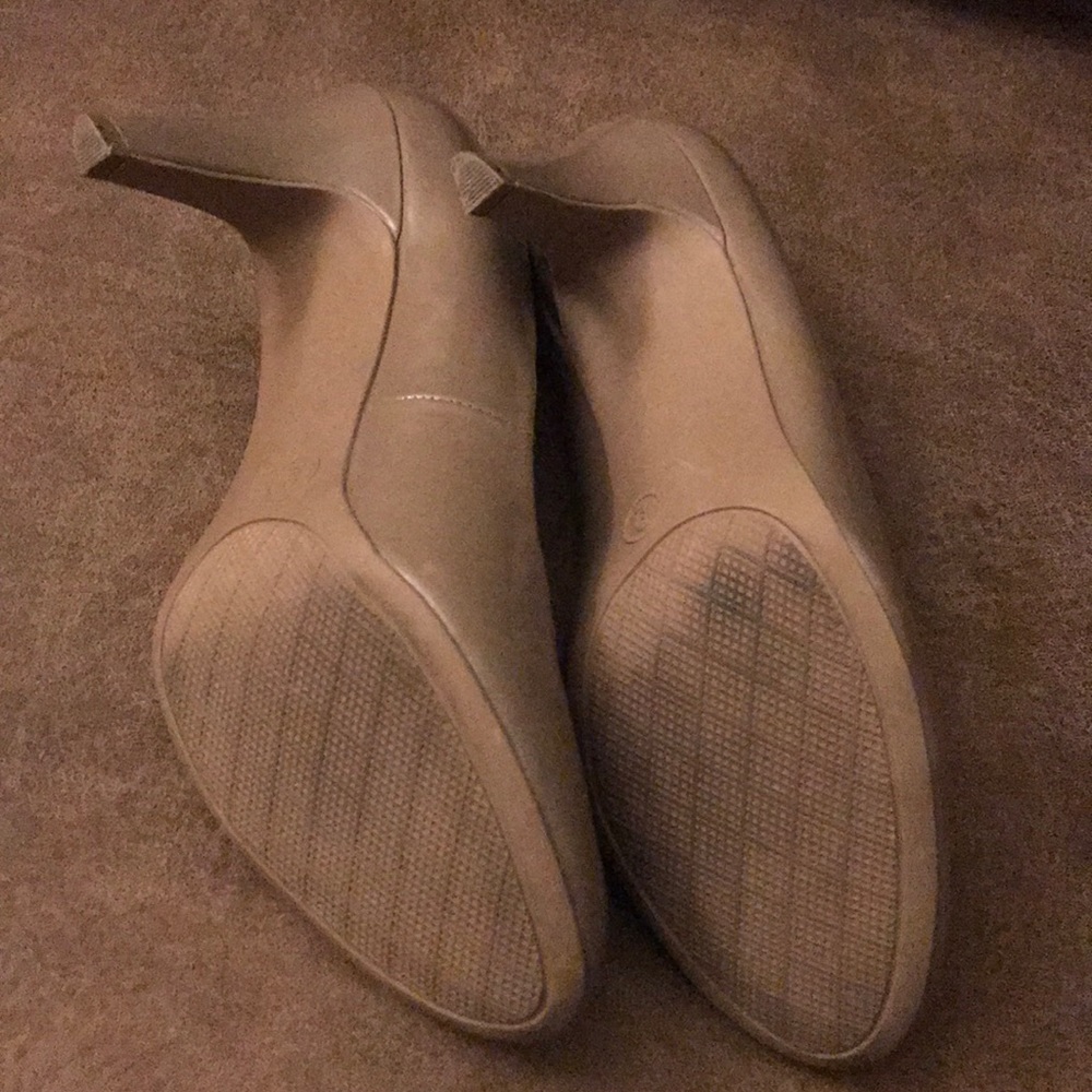 Heels - Picture 3 of 4